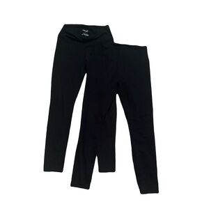 2 pairs of simply Vera leggings in black size medium